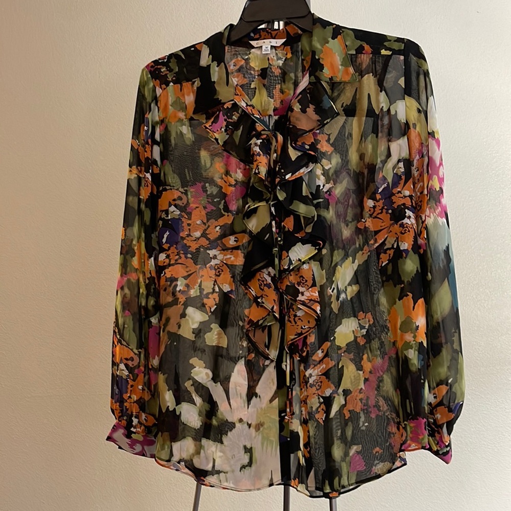 Women’s floral top size M.
